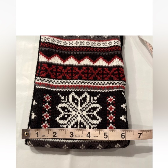 New SNOWFLAKE MukLuks Hat LOOP Scarf SET RED BLACK Knit Fair Isle ARCTIC Snow OS - Picture 7 of 10